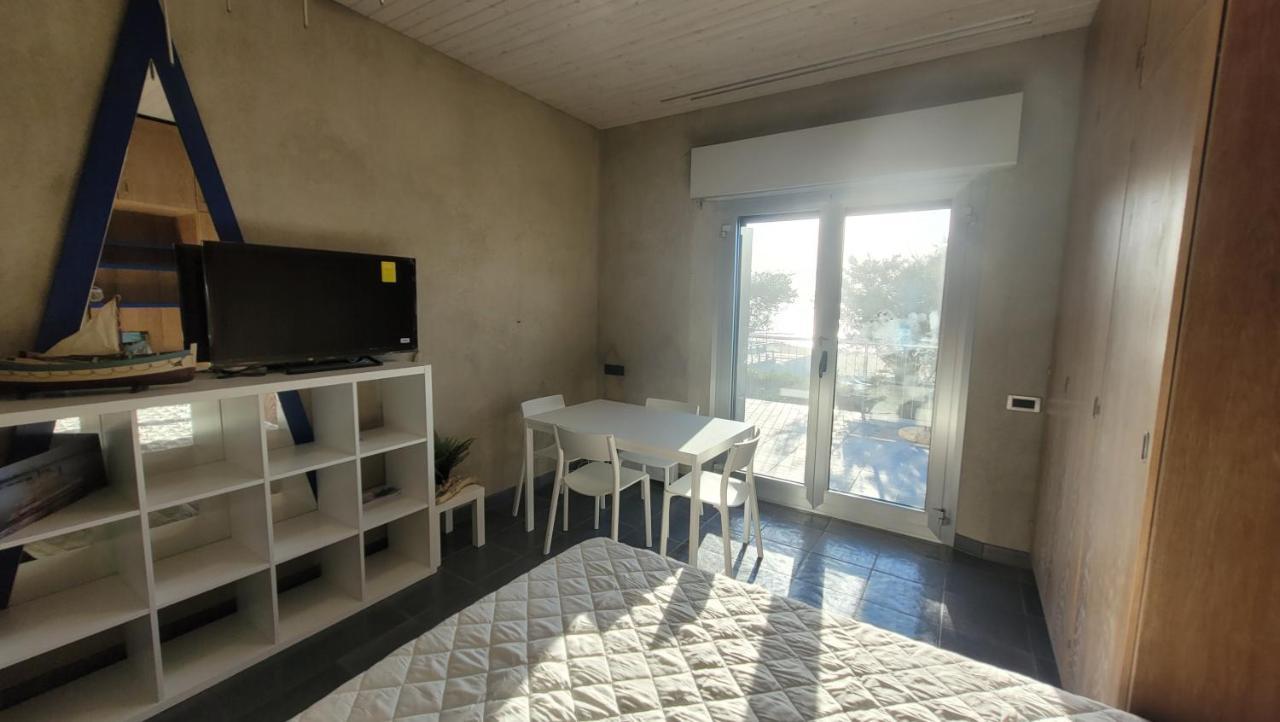 Ferienwohnung Miledy Monolocale Direttamente Sul Mare Marina di Castagneto Carducci Exterior foto